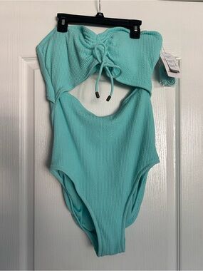 Time and Tru Mint Green Textured One-Piece Swimwear